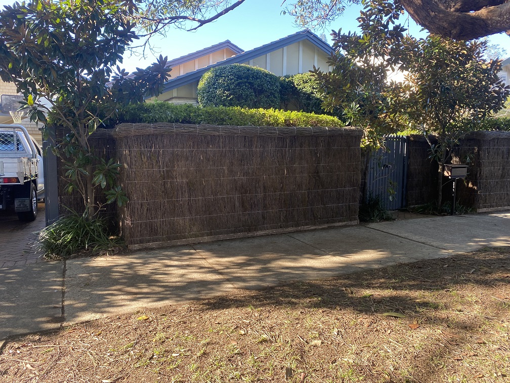 Brush-Panel-Fence-Willoughby